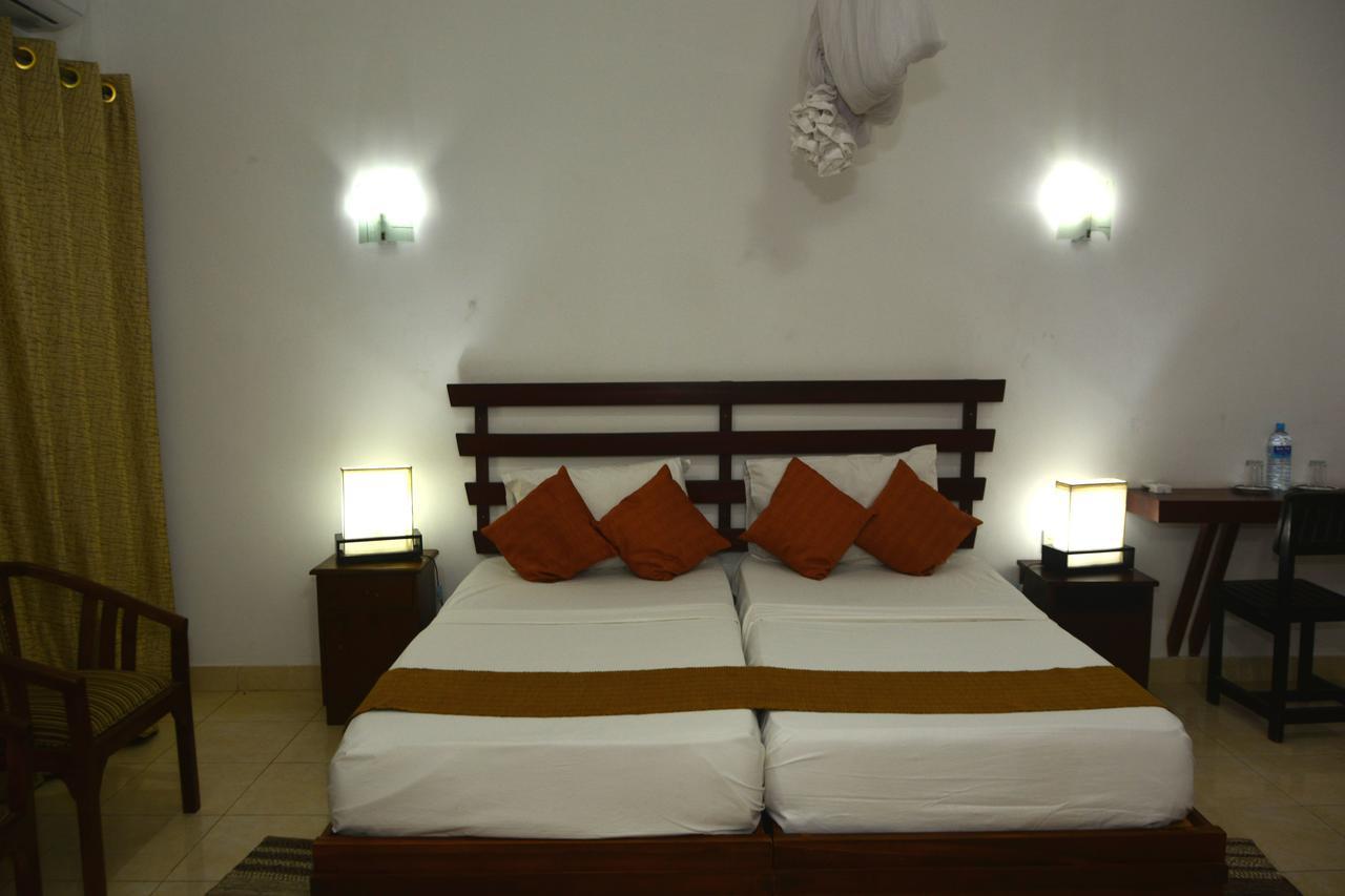 Rainbow Beach Hotel Negombo Dış mekan fotoğraf